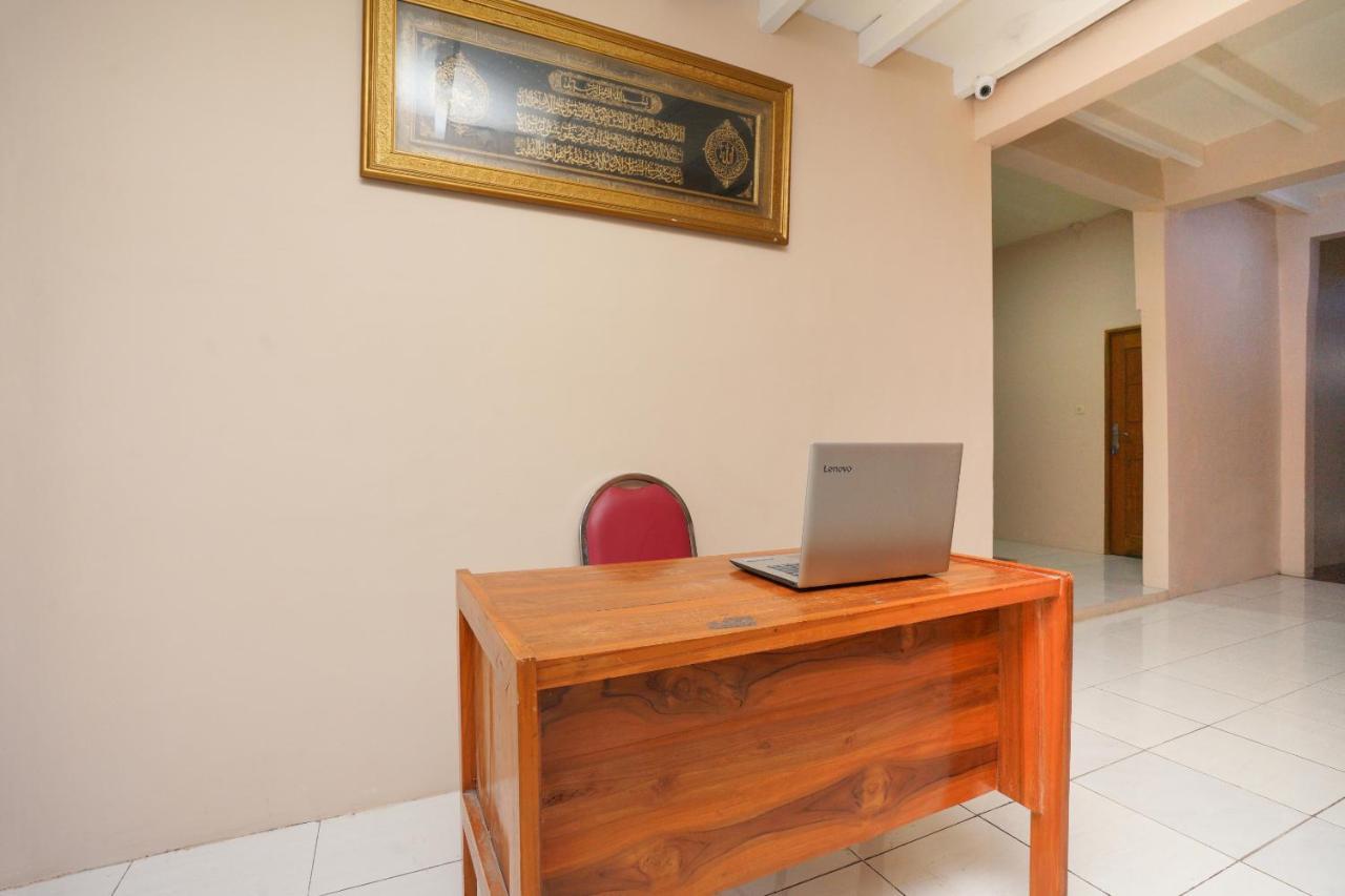 Oyo 2656 Az Zahra Residence Syariah Surabaya Exteriör bild