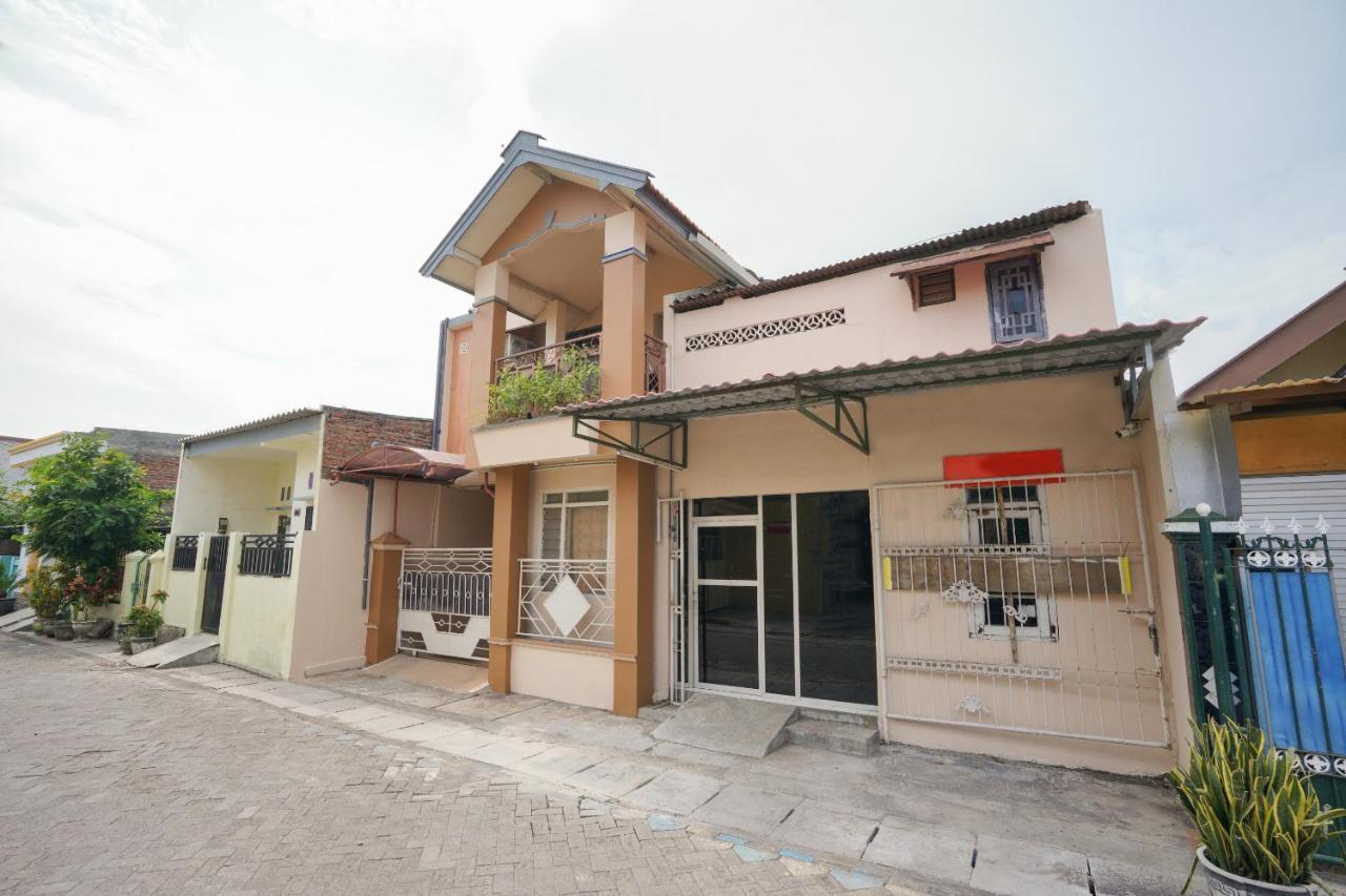 Oyo 2656 Az Zahra Residence Syariah Surabaya Exteriör bild