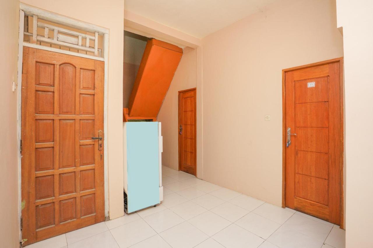 Oyo 2656 Az Zahra Residence Syariah Surabaya Exteriör bild