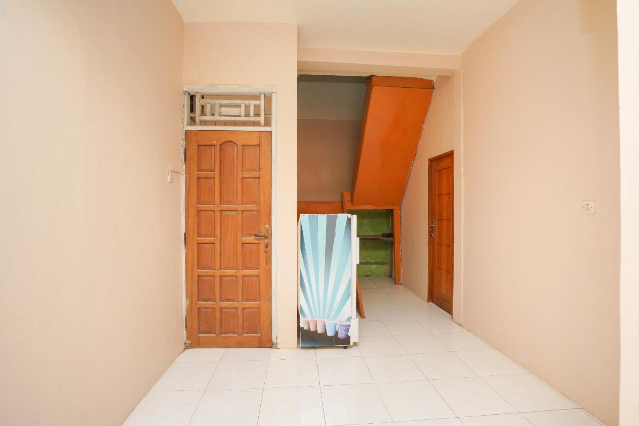 Oyo 2656 Az Zahra Residence Syariah Surabaya Exteriör bild